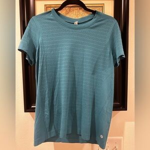 Lululemon mesh Tshirt